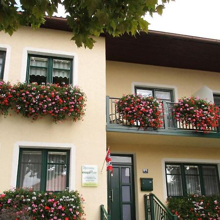 Bed and Breakfast Gastehaus Moser Podersdorf am See Exterior foto