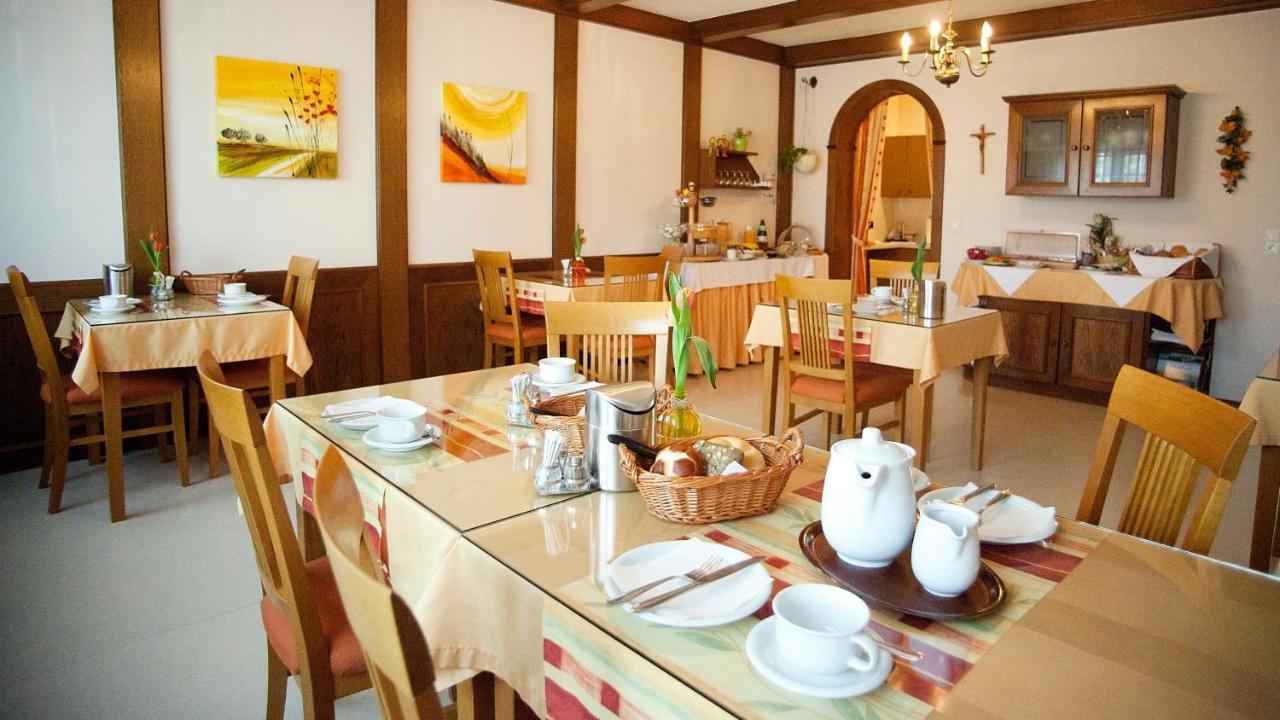 Bed and Breakfast Gastehaus Moser Podersdorf am See Exterior foto